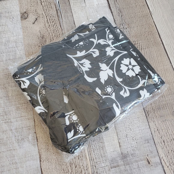 HUGE Tote Bag in Black & White NWT - Picture 7 of 8